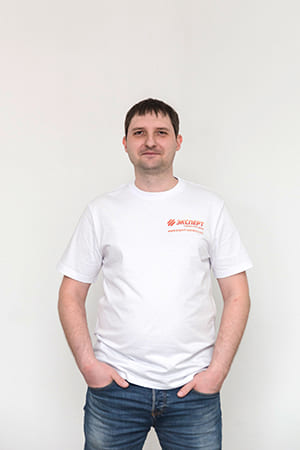 Виталий Глухов - ведущий сервисный инженер по ремонту печатающей техники СЦ ЭКСПЕРТ
